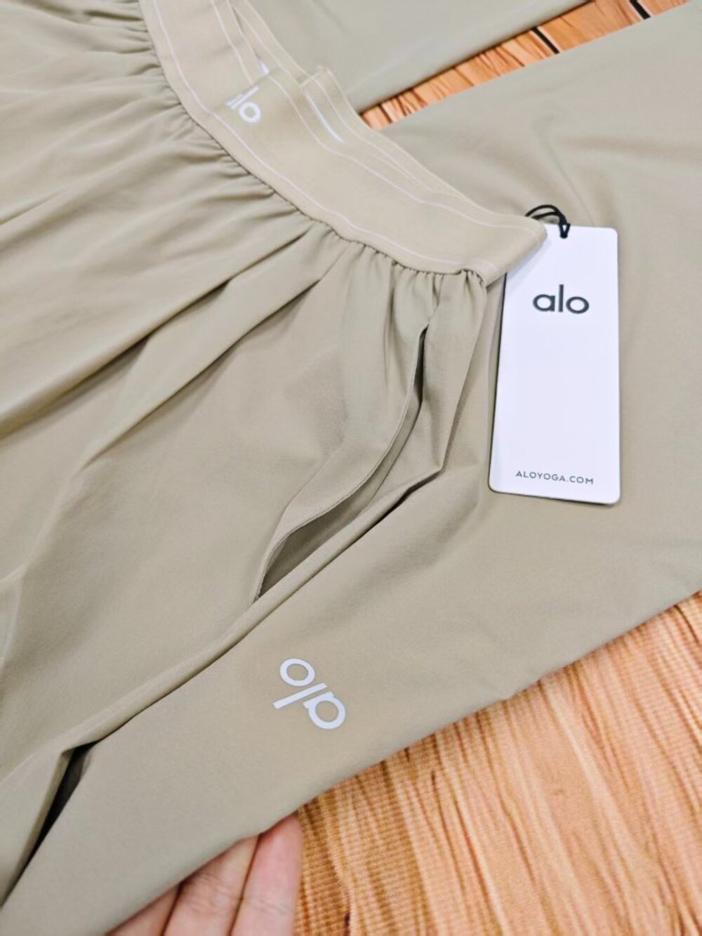 NWT ALO Yoga Suit Up Trouser Gravel Color,Regular 30"inches,Women's pants👩💖 - Picture 3 of 7